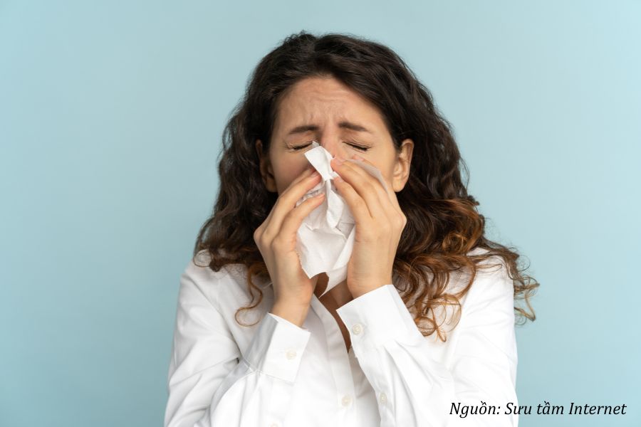 nhảy mũi là phản xạ tự nhiên không phải điềm báo