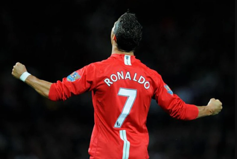 Số 7 huyền thoại tại Manchester United, con số đã làm nên thương hiệu CR7 lẫy lừng thế giới.