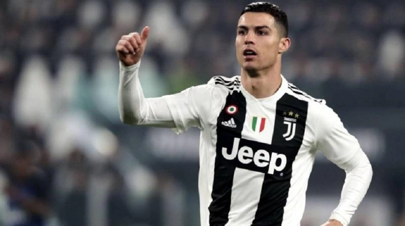 Siêu sao người Bồ Đào Nha rạng rỡ trong ngày ra mắt chiếc áo số 7 tại Juventus, tiếp tục chinh phục Serie A.