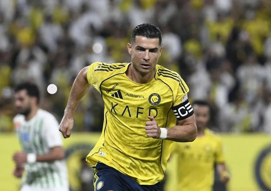 Cristiano Ronaldo trong màu áo Al-Nassr, khẳng định vị thế ông vua của những kỷ lục tại châu Á.